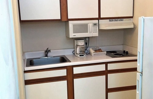 Burlington Hotel | Affordable Suites Burlington