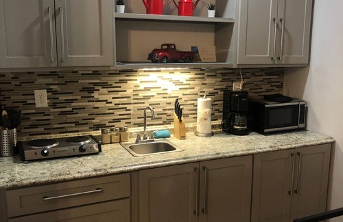 Centro Condo | Affordable & Super Modern 2 Bed Condo - Close To the Beach