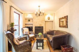 Capri Apartment | African Violet Guest Suites