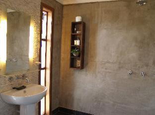 Capri Apartment | African Violet Guest Suites
