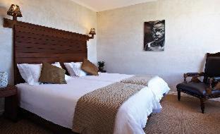 Capri Apartment | African Violet Guest Suites