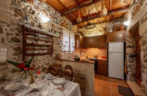 Malaxa House | Agapi's Charming Retreat - Rustic Escape By Chania