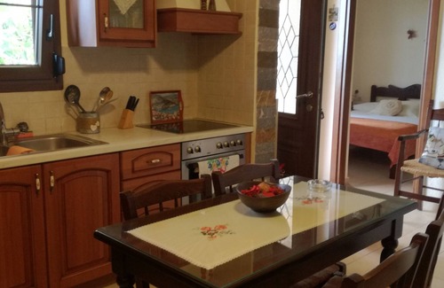 Agios Nikolaos Town House | Agios Nikolaos: Fissi villas Agios Nikolaos, traditional houses ideal for families and groups of friends.Huge garden and magnificent sea view.