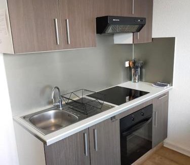 Port Apartment | Agréable Studio CALAIS PLAGE Bord de Mer, Parking