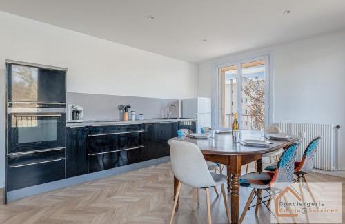 Cuire Apartment | Agréable T3 avec Balcon et Parking Inclus