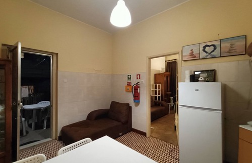 Maia House | Agra Pet House I