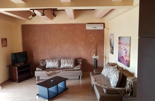 Elia Nikitis Apartment | Agrili Apartments & Rooms