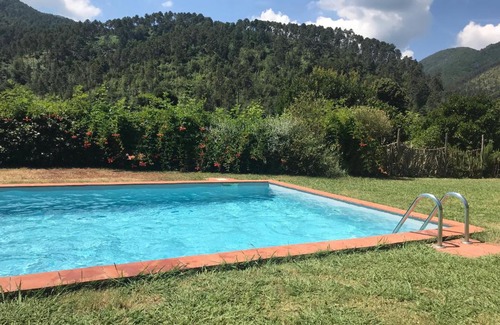 Pieve di Compito House | Agriturismo Alle Camelie
