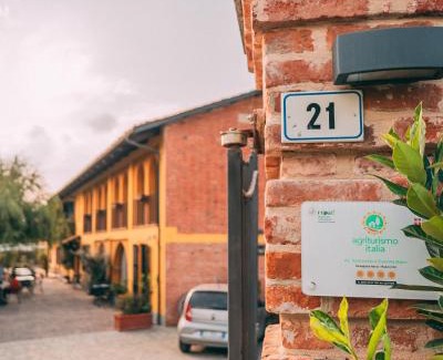 Roddi House | Agriturismo Cascina Barin