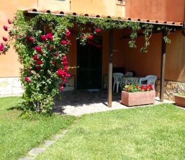 Castagneto Carducci House | Agriturismo Sughericcio