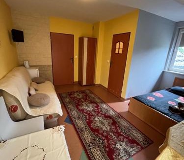 Bodzentyn House | AGROTURYSTYKA MAŁA CZARNA