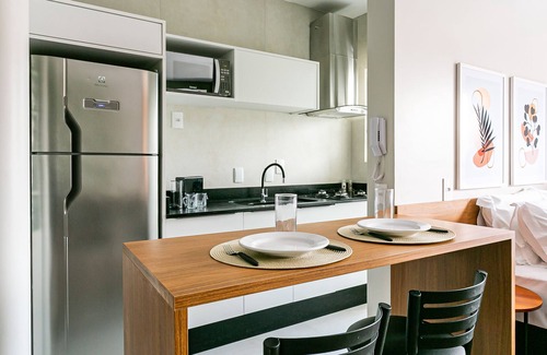 Ingleses do Rio Vermelho House | Agua Marinha by Viva - Prédio com apartamentos completos, com piscina e a passos da praia