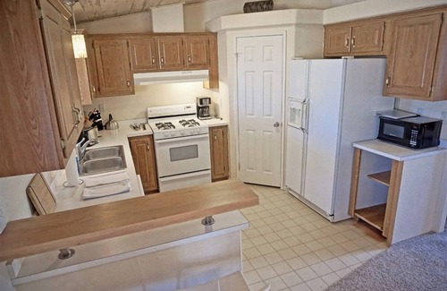 Ticaboo House | Air Conditioning, Close to Lake Powell & Bullfrog Marina, OHV Trails near home