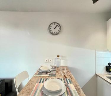 Minimes - Barriere de Paris Apartment | Airbus by Yumē
