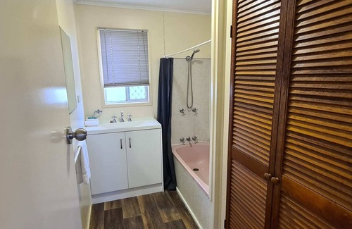 Norville Apartment | ⚽ Aircon Unit short walk away to ATW Sports Club 🍻