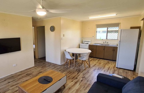 Norville Apartment | ⚽ Aircon Unit short walk away to ATW Sports Club 🍻