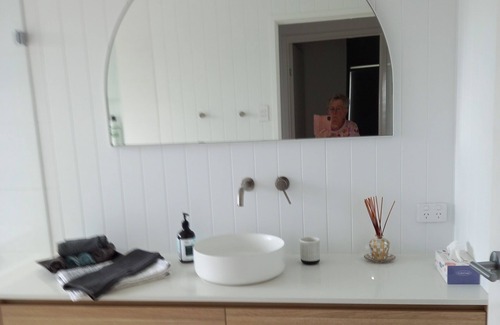 Kleinton House | Airconditioned large family home. Sleeps 8 and pet friendly.