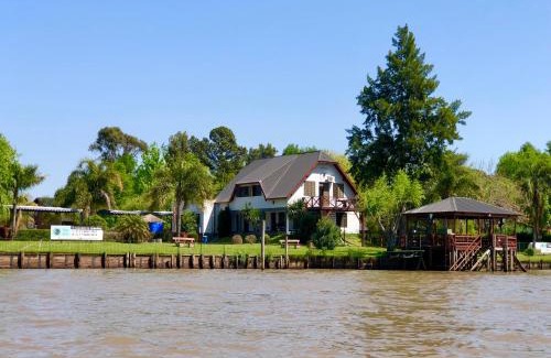 Partido de Tigre Cabin | Aires Del Delta