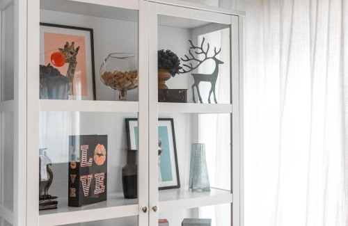 Kesklinn Apartment | AirHome - Black&White