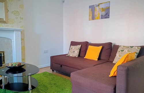 Broadheath Apartment | Airport Lounge - 3Bed 6 Persons