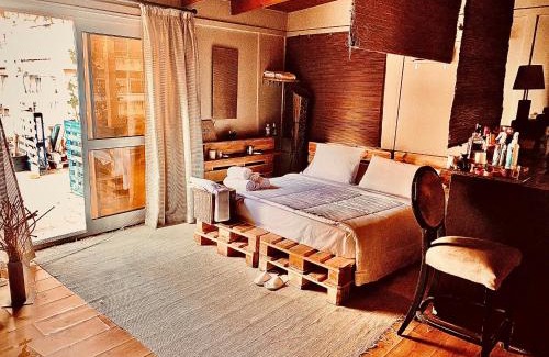Heliopolis House | Airport Rooftop Club Luxurious Rooms and Studios