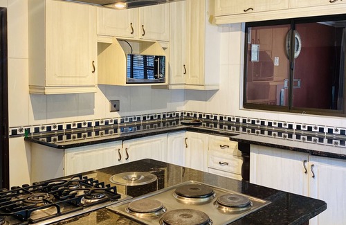 Kempton Park House | Airport Royal Guest House