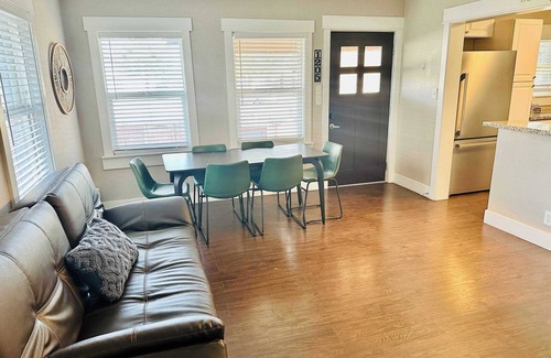 Northeast Reno House | Airy Bright Getaway,Sleeps 12