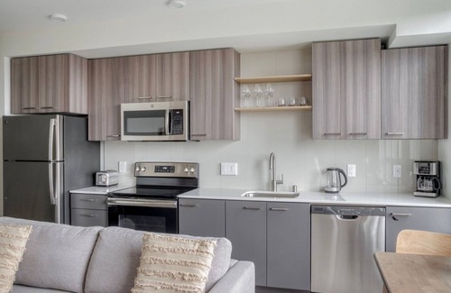 Yesler Terrace Apartment | Airy First Hill studio w/Gym & BBQ, nr park, by Blueground