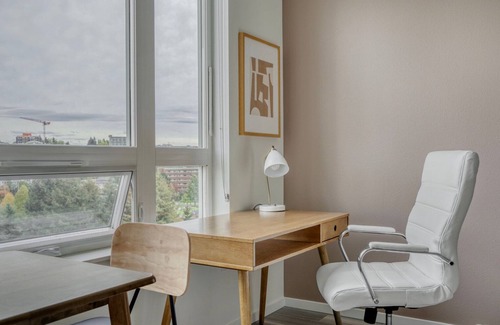 Yesler Terrace Apartment | Airy First Hill studio w/Gym & BBQ, nr park, by Blueground