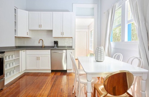 Uptown Historic District Apartment | Airy Magazine St Apt | Walk to Shops & Restaurants