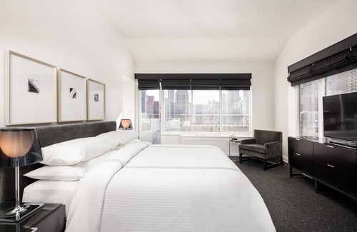 Sutton Place Hotel | AKA Residences Newly Renovated Suite w/Elegant Decor - Access to Gym & Pool