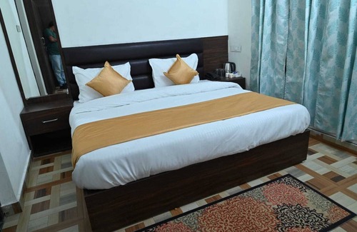 Bhimtal Hotel | Akansha The Lake View