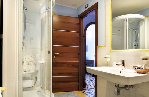 Lipari Historic Centre Hotel | Aktea