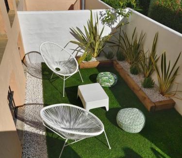 Bolonia House | Akutuna - Casa Familiar con Piscina , Garaje & Pista de Padel