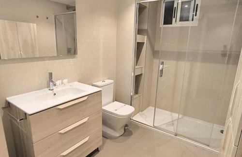 Almenara Bed & Breakfast | Alójate en Chamartín | Comodidad y Ubicación Ideal