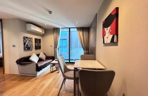 Si Phraya Apartment | AL Define Condo