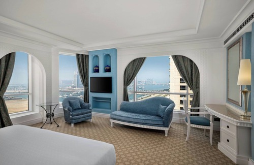 Dubai Marina Resort | Al Habtoor Grand Resort, Autograph Collection®