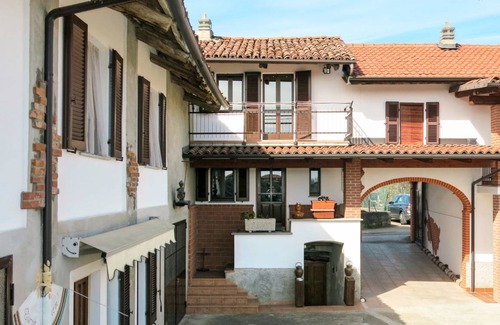 Camerano Casasco Apartment | Al Mobile Antico Camerano
