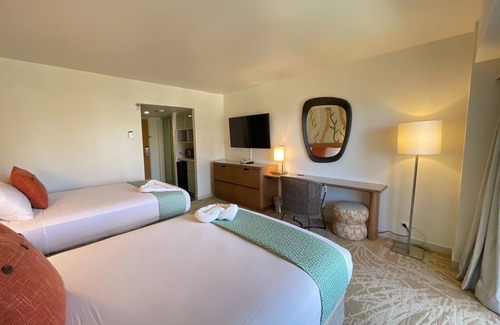 Ala Moana Hotel | Ala Moana Hotel 13th FL R0 Studio - 2Double Beds 4Person