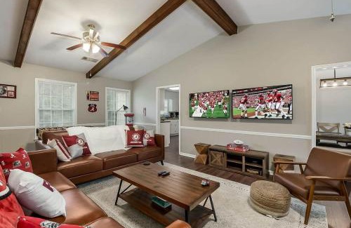 Northport House | Alabama Slammer GAME-DAY HOME 5-mile to Stadium