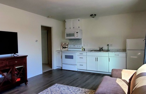 Sand Lake Apartment | Alaskan hideaway 2 bedroom apt by lakes, airport, hiking
