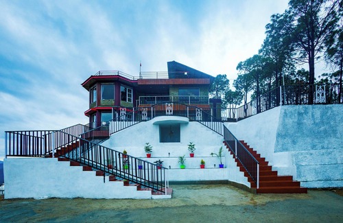 Shimla Apartment | Alaya Stays Pine Shadow Flamingo