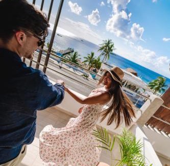 Cozumel Hotel | Albatros by Bedsfriends