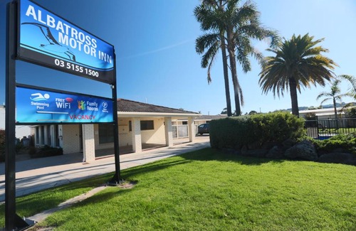 Lakes Entrance Hotel | Albatross Motor Inn
