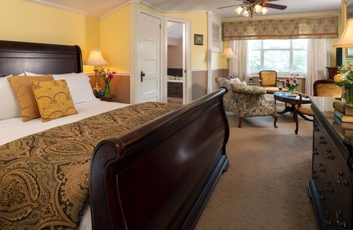 Grove Park- Sunset Bed & Breakfast | Albemarle Inn