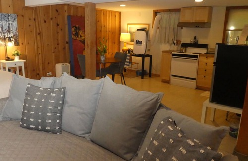 Alberta Arts District Apartment | Alberta Arts District Private Short-Term Basement Apartment