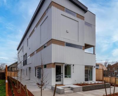 Alberta Arts District House | AlbertaArts Happy Place Townhome - 91 WalkScore