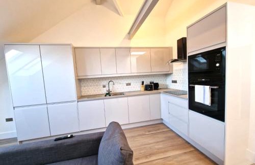 Staple Hill Apartment | Alberton Apartments - Spacious - Newly Renovated