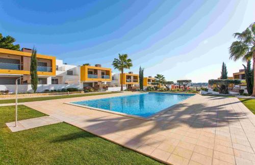 Vale de Parra Apartment | Albufeira Sunny Apartment 3 With Pool by Homing