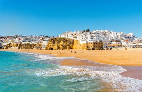 Vale de Parra Apartment | Albufeira Sunny Apartment 3 With Pool by Homing